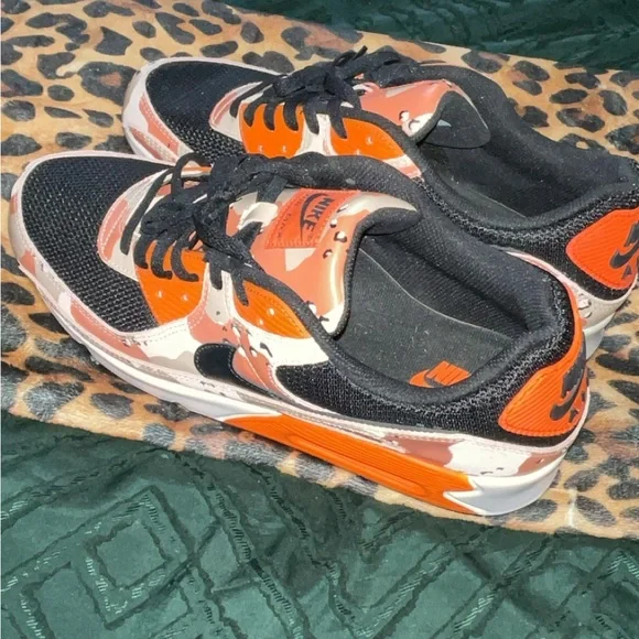 Nike Men’s Sneakers - Orange, Black, and Tan - Picture 4 of 8